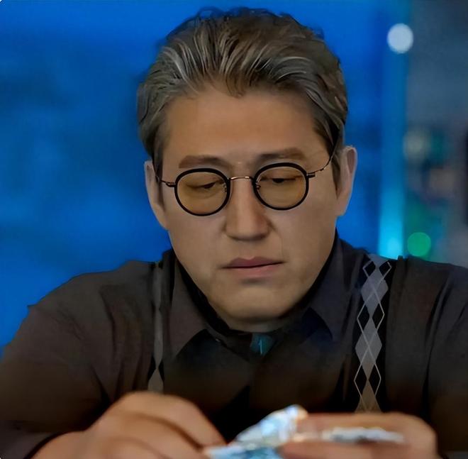 演员赵龙豪现状：生活低调身材肥胖满脸皱纹在张译手下打工