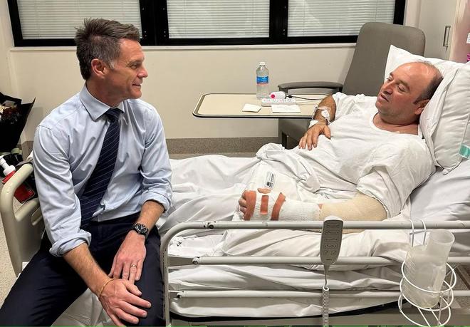 莹观天下悉尼邦迪滩枪击事件下他们选择挺身而出